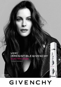 Актриса Лив Тайлер приняла участие в рекламной фотосессии аромата Givenchy